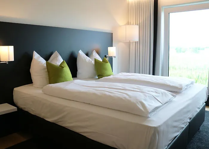 Lh By Wmm Otel *
