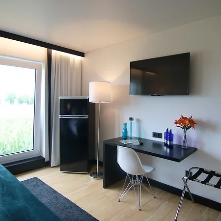Lh By Wmm Hotel *