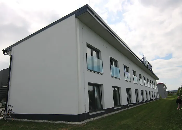 Otel Lh By Wmm